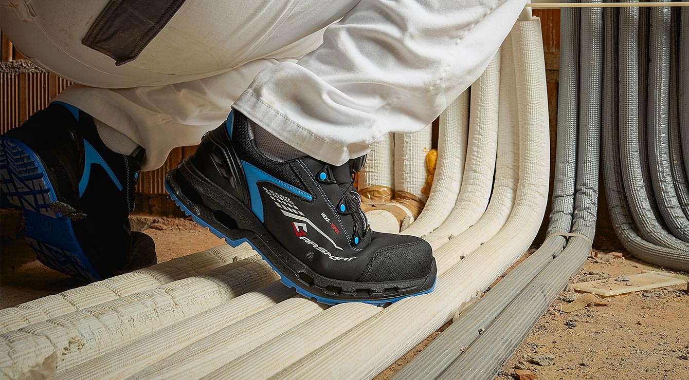 Low antistatic Hexa-viper low S3S ESD BOA® Fit System safety shoe