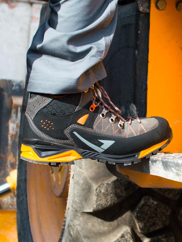 Scarpe antinfortunistiche S7S per la montagna ideali per i lavori pesanti in cava