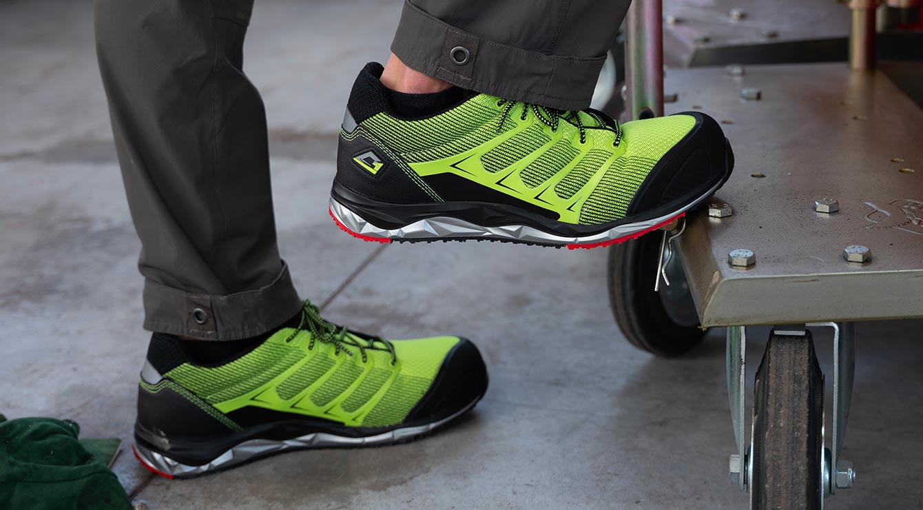Scarpa antinfortunistica S1P leggera e confortevole