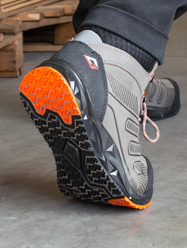 Scarpa antinfortunistica leggera S3 a taglio mid, resistente e confortevole