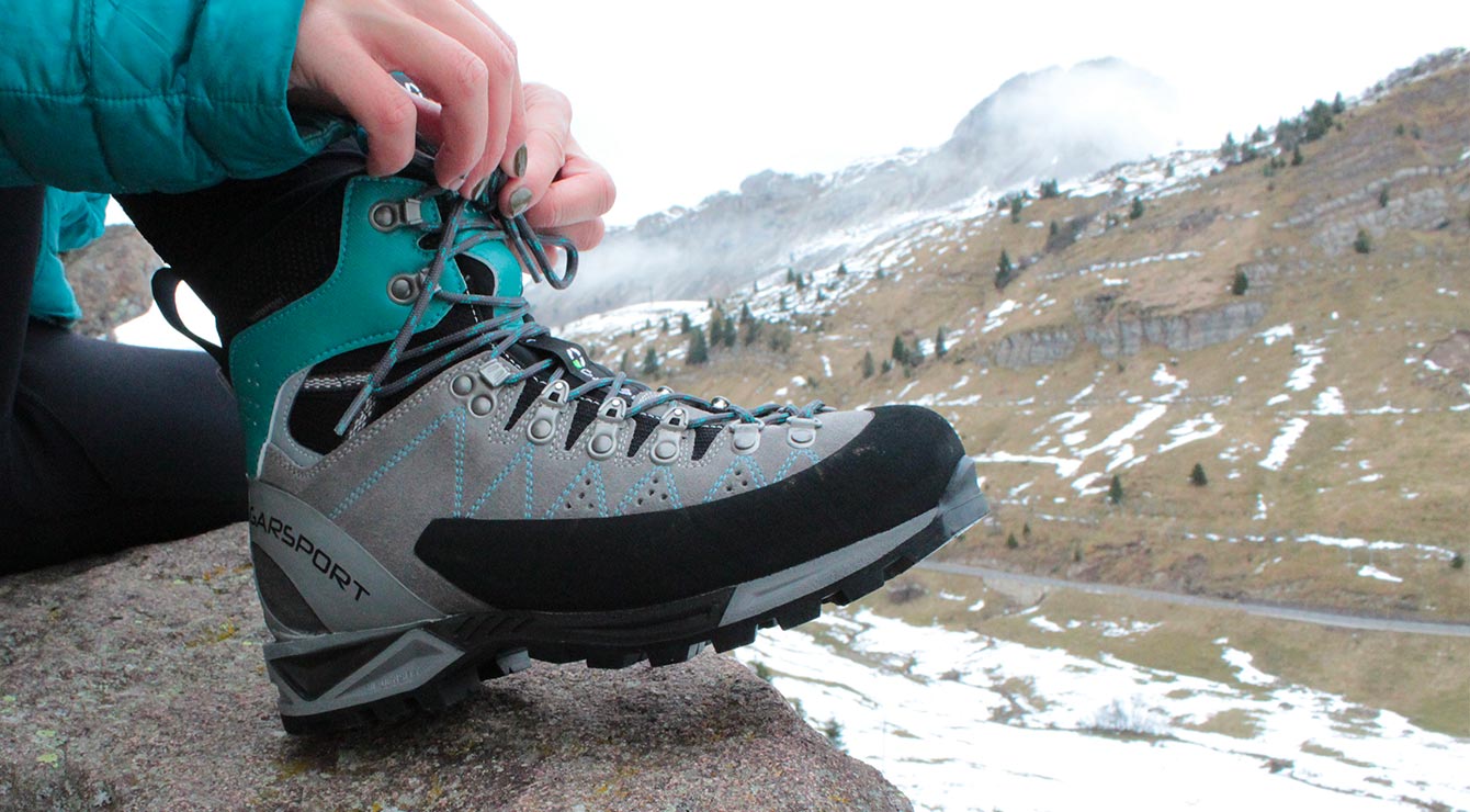 Technical mountaineering footwear, semi-cramponable, waterproof, breathable.