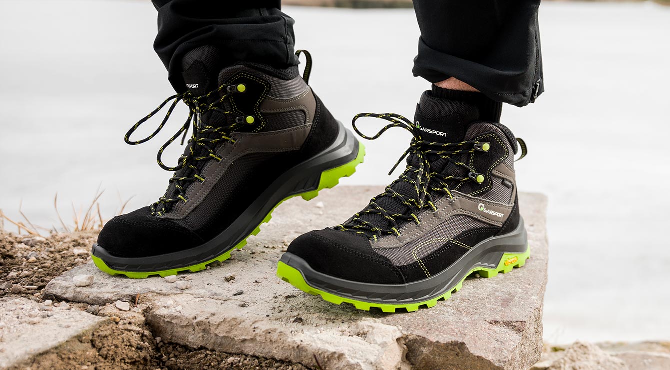 Averau MID, low-cut and lightweight hiking shoes with a Vibram sole Averau MID, low-cut and lightweight hiking shoes with a Vibram sole